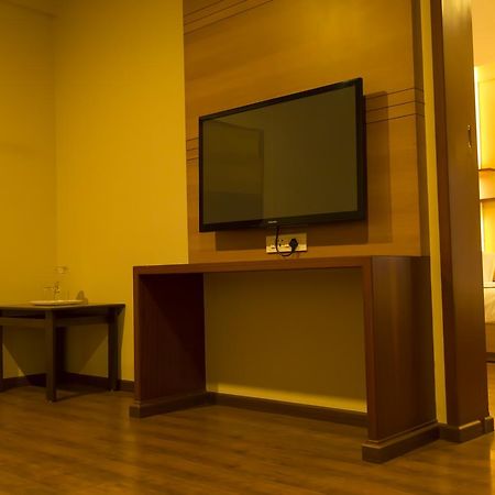 Hotel Sri Sakthi Tiruppur Extérieur photo