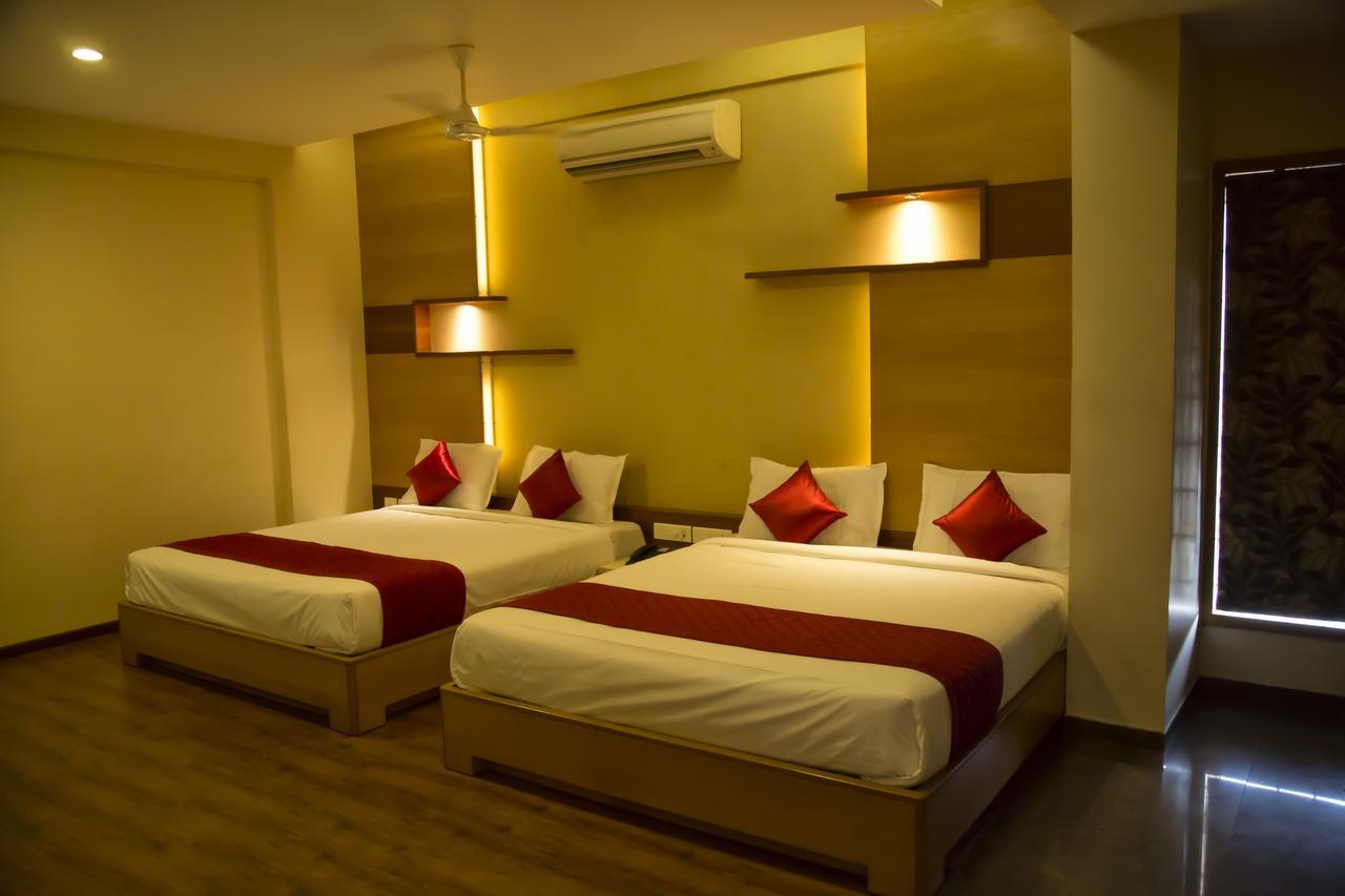 Hotel Sri Sakthi Tiruppur Extérieur photo