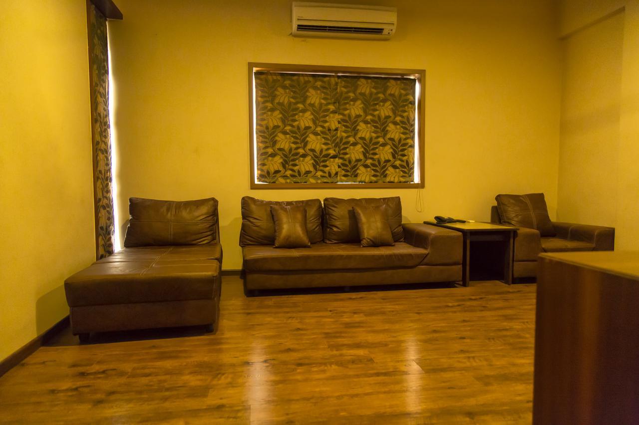 Hotel Sri Sakthi Tiruppur Extérieur photo
